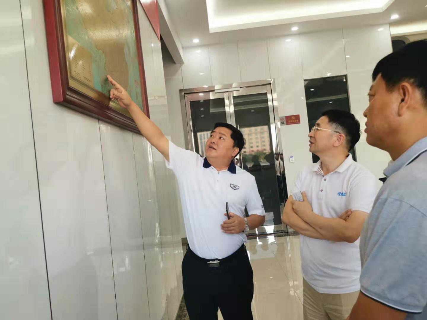 2072026624.jpg 2072026624.jpg